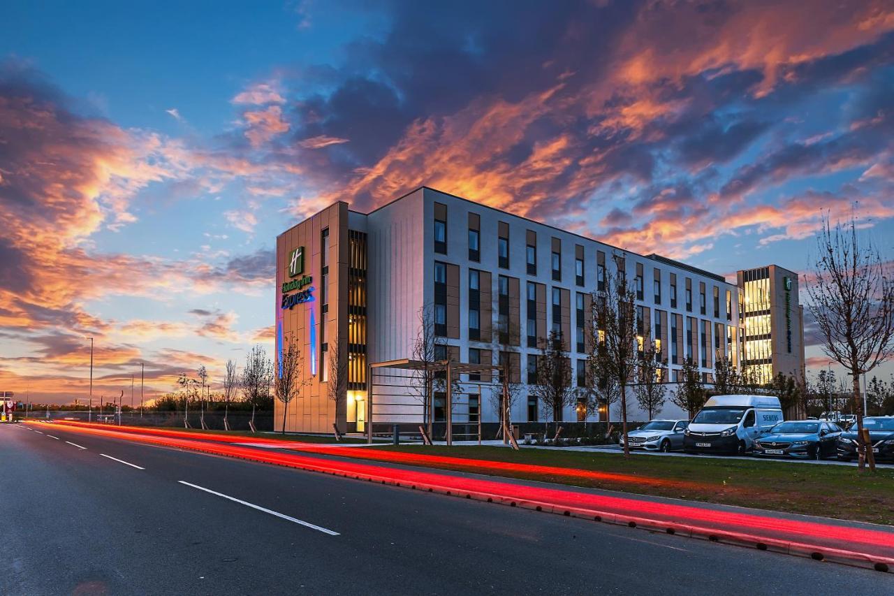 Holiday Inn Express - Bicester By Ihg Экстерьер фото