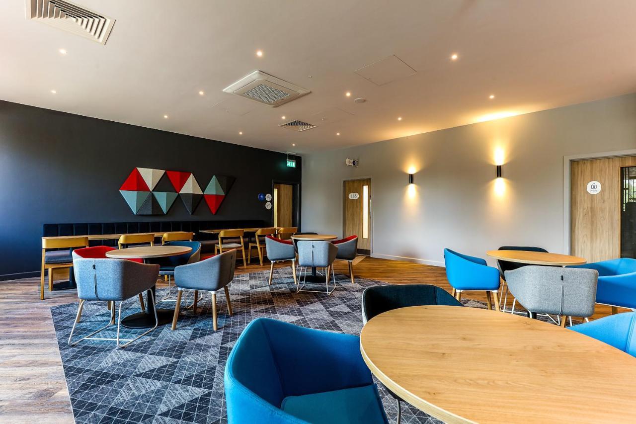 Holiday Inn Express - Bicester By Ihg Экстерьер фото